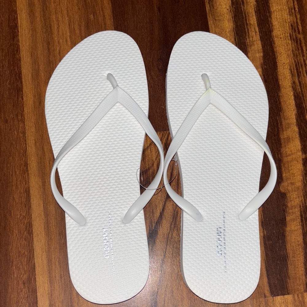 White Minimalist Sandals with Textured Footbed